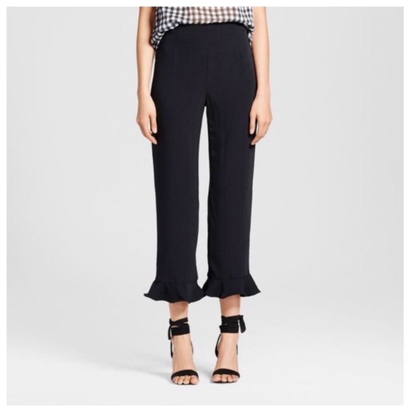 Zara Pants - ZARA WOMAN Ruffle Hem Cropped Pants Black Sz L